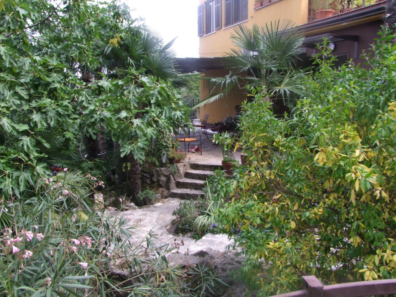 Guest House Korado โรวีน ภายนอก รูปภาพ
